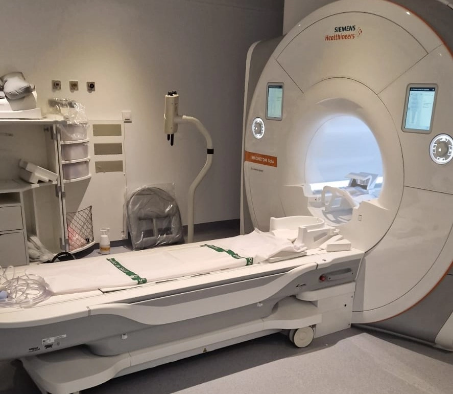 Imagen del artículo El SES invierte un millón de euros en una resonancia magnética de última generación en el hospital de Llerena