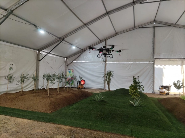 Imagen del artículo Agenda Digital lleva a Agroexpo el `Espacio Dron¿ que programa demostraciones y charlas sobre las posibilidades de las TIC aplicadas a la agricultura