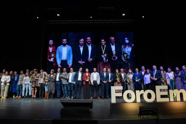 Imagen del artículo Fernández Vara anima a los emprendedores a no temer al futuro porque es tiempo de gente con coraje que afronte las enormes posibilidades de Extremadura