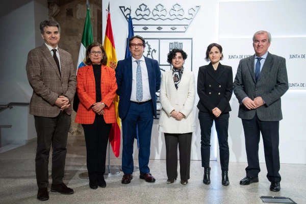 Imagen del artículo Extremadura, pionera en poner en marcha un programa de Ganancias Compartidas para el uso de medicamentos biosimilares en el SES