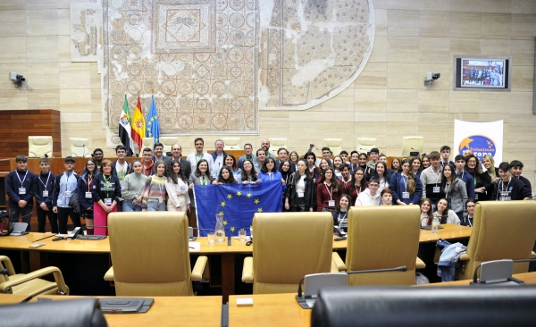 Imagen del artículo Nueve centros educativos participan en una nueva jornada de 'Debatimos Europa'