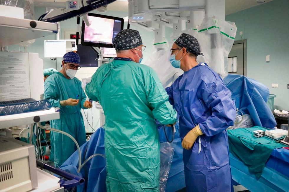 Imagen del artículo La Fe realiza el primer cerclaje abdominal de la Comunitat Valenciana con cirugía robótica