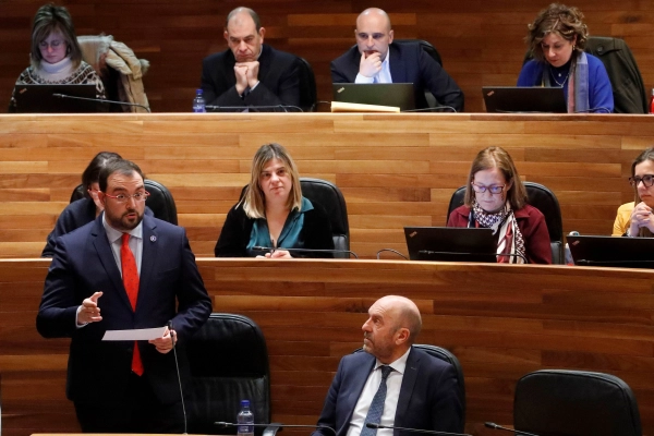 Imagen del artículo Barbón exige a Transportes destituciones, compromisos y plazos para compensar a Asturias por el fiasco de los trenes