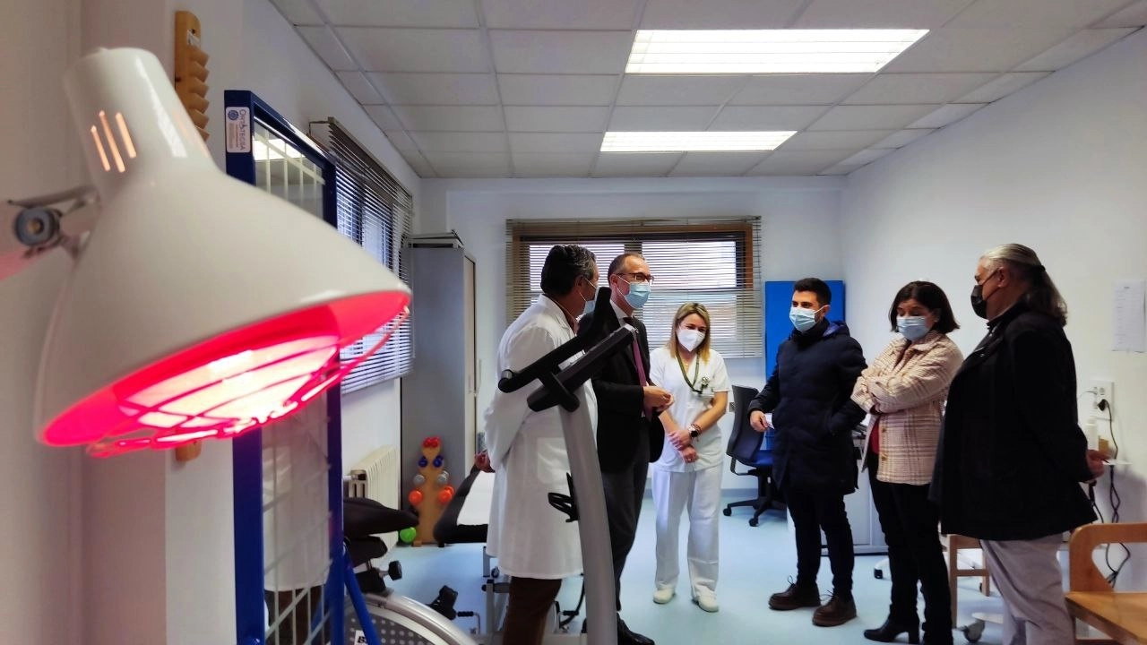 Imagen del artículo El Gobierno de Asturias incorpora una unidad de fisioterapia a la cartera de servicios del centro de salud de Cudillero