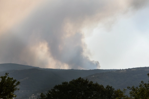 Imagen del artículo A Xunta emite recomendacións sanitarias para protexer á poboación fronte ao fume e as cinzas dos incendios forestais