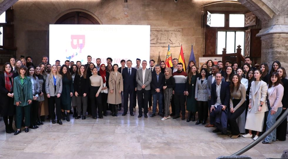 Imagen del artículo Ximo Puig destaca que las becas a jóvenes en comercio exterior y en digitalización suponen una oportunidad para impulsar a las empresas valencianas