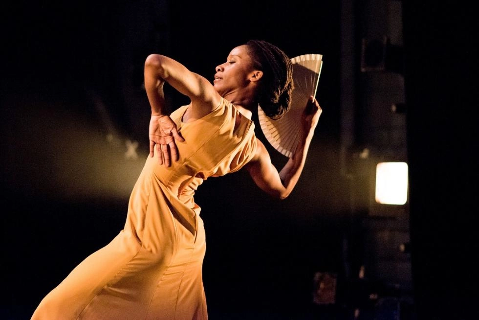 Imagen del artículo La bailaora Yinka Esi Graves indaga en el IVAM sobre la memoria africana del flamenco