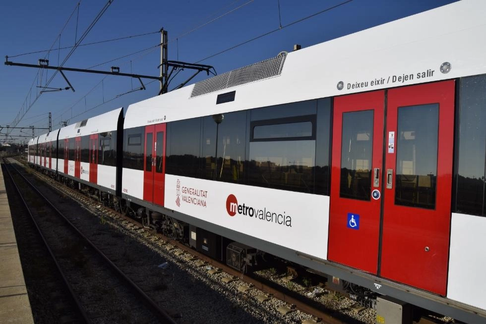 Imagen del artículo La Generalitat incorpora a los trenes de Metrovalencia un nuevo diseño más accesible y con materiales que favorecen un mejor mantenimiento