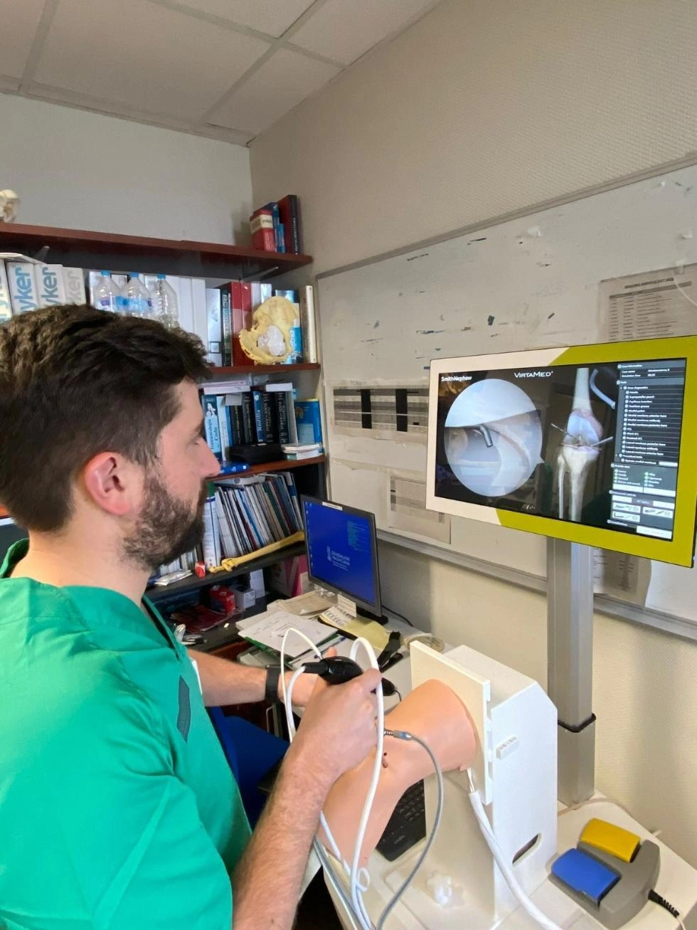 Imagen del artículo El hospital de Torrevieja es pionero en la Comunitat Valenciana en utilizar un navegador de vanguardia para la realización de osteotomías de rodilla