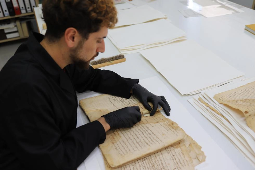 Imagen del artículo El IVCR+i restaura los libros de la Cort del Justícia de Cocentaina del siglo XIV