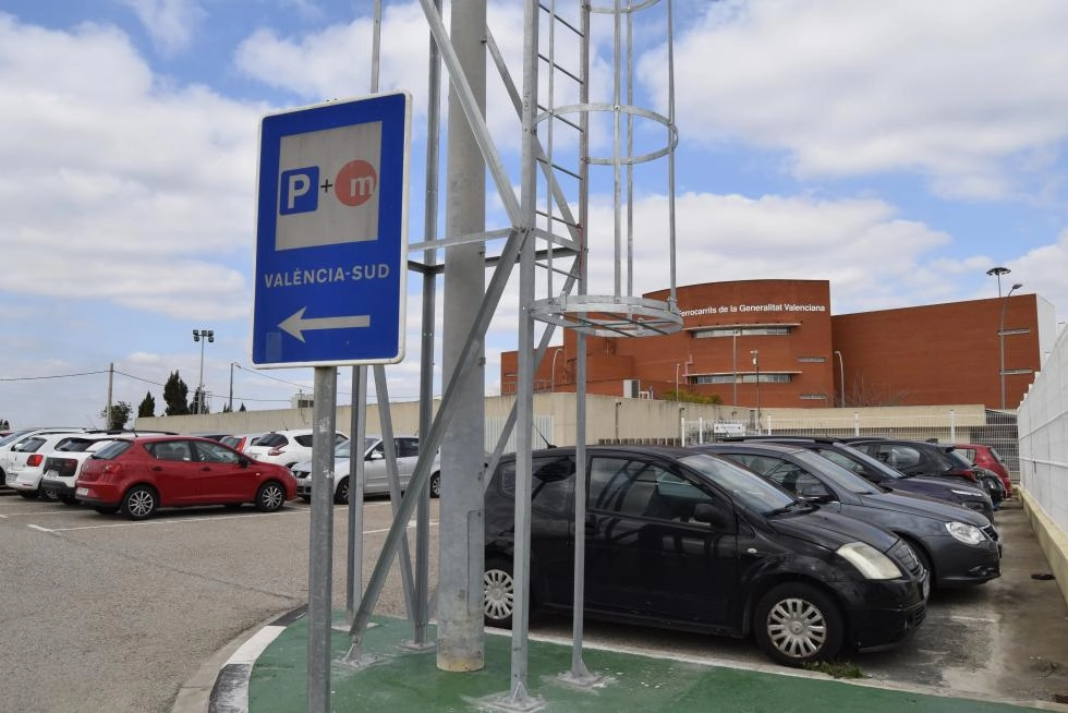 Imagen del artículo La Generalitat ofrece cerca de 1.500 plazas gratuitas de aparcamiento de Metrovalencia en Fallas
