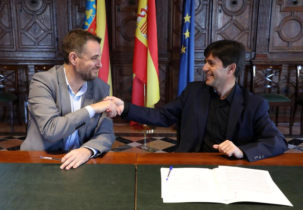 Imagen del artículo La Generalitat suscribe un convenio de colaboración con la Asociación de Prensa Comarcal Valenciana para promover y poner en valor a los medios de comunicación de proximidad
