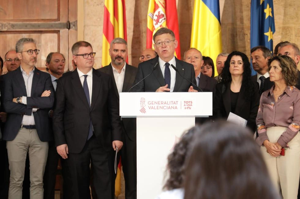 Imagen del artículo Ximo Puig apoya el Manifiesto por el mantenimiento de la economía de Castellón y reivindica una excepción en la legislación estatal para agilizar las ayudas al sector azulejero
