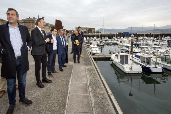 Imagen del artículo El Gobierno invierte casi 500.000 euros en la mejora de los pantalanes y el nuevo vial de salida del puerto de Santoña
