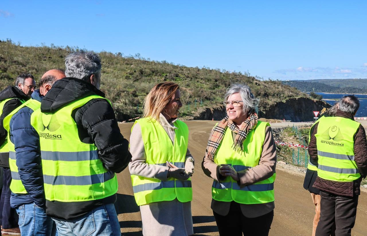 Imagen del artículo Leire Iglesias destaca que el acondicionamiento de la EX-373 supondrá una mejora de la seguridad vial y de acceso a los servicios para la comarca del Tajo-Salor