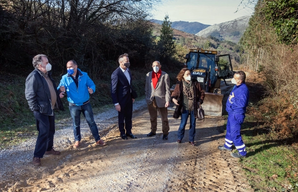 Imagen del artículo Desarrollo Rural acondicionó este año más de 100 kilómetros de caminos y pistas municipales en casi medio centenar de núcleos rurales con medios propios