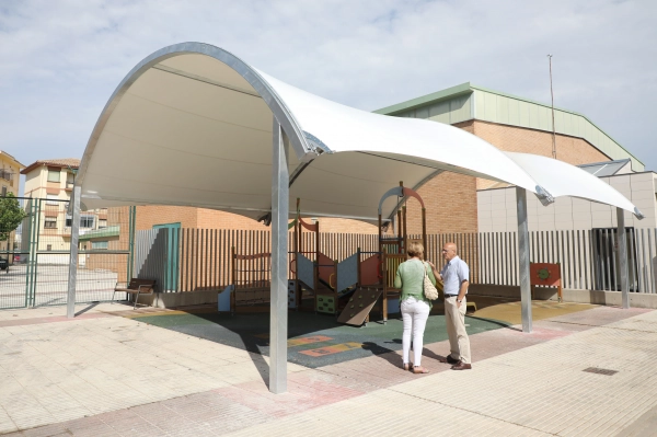 Imagen del artículo Cohesión Territorial dota de una cubierta al parque infantil del colegio público San Bartolomé de Marcilla