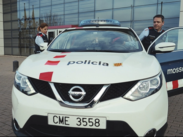 Imagen del artículo Els Mossos d'Esquadra detenen quatre persones relacionades amb un robatori violent d'un mòbil a un home que va morir després de caure des d'un mur de la Ronda Litoral de Barcelona