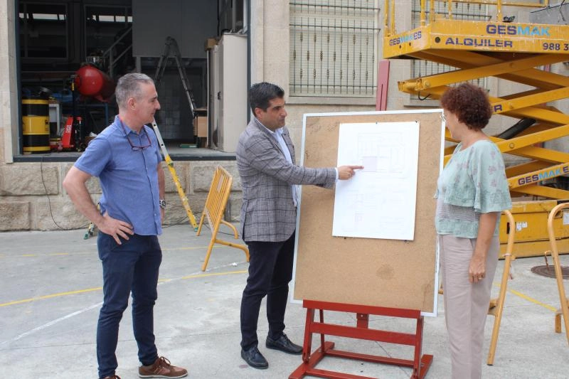 Imagen del artículo El delegado territorial de la Xunta supervisa el inicio de las obras de reparación de cubierta del gimnasio y la creación de un espacio para maquinaria de FP dual del IES 12 de Octubre