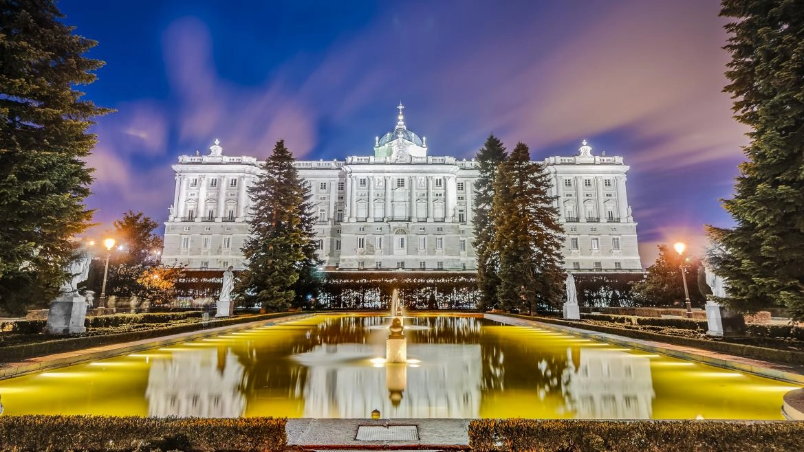 Imagen del artículo La Comunidad de Madrid pide al Gobierno central ampliar el horario de iluminación de edificios emblemáticos y museos de la capital