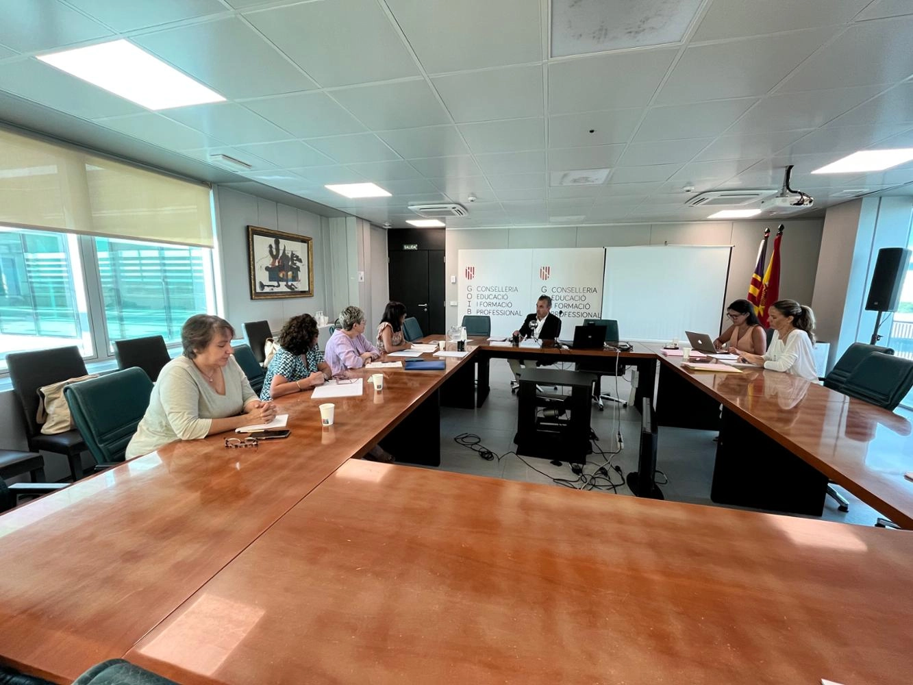 Imagen del artículo El conseller Antoni Vera se reúne con las entidades de 0 a 3 de les Illes Balears para explicar el proceso de gratuidad