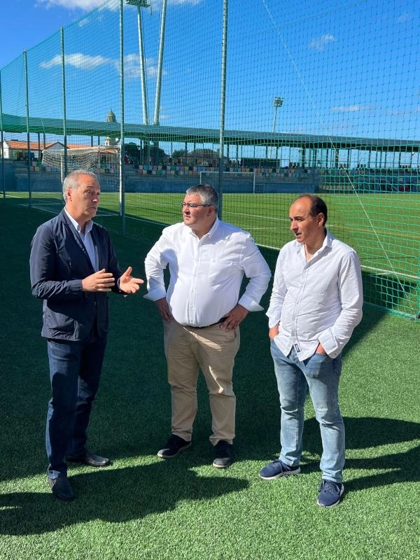 Imagen del artículo La Xunta subvenciona más de 230.000 euros para  instalaciones deportivas y compra de material en el Salnés y Ullán