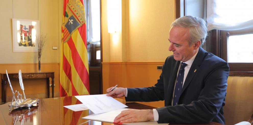 Imagen del artículo Azcón firma los decretos de nombramiento del nuevo Gobierno