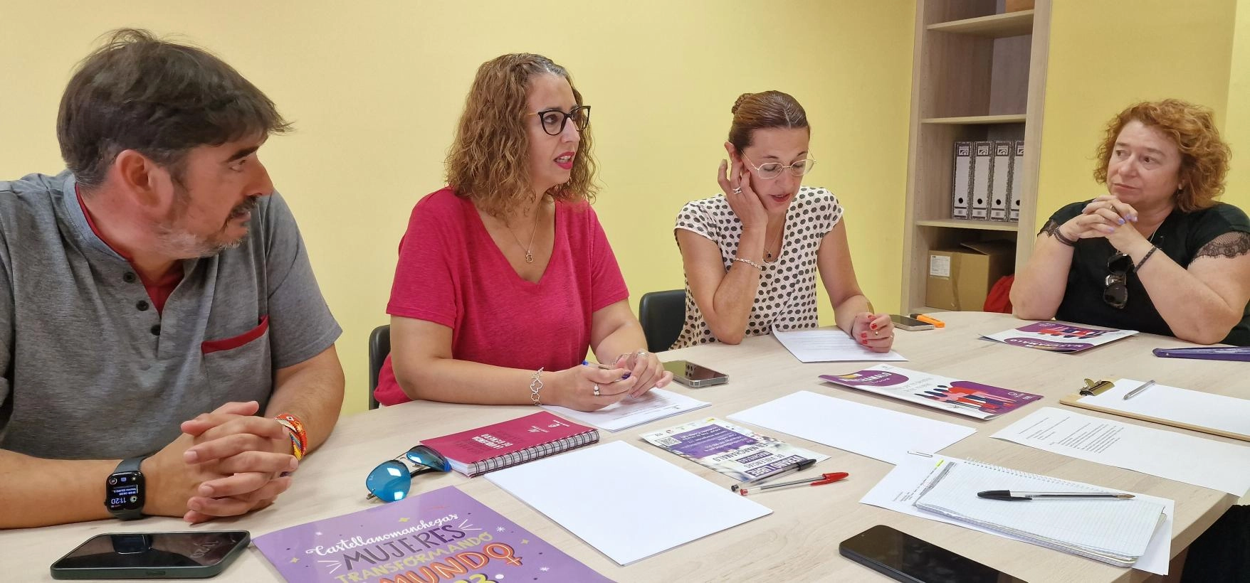 Imagen del artículo Castilla-La Mancha cuenta con 87 centros de la mujer en los que se atiende a 23.000 mujeres al año, con una media de 110.000 consultas