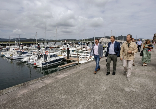 Imagen del artículo Roberto Media anuncia en Santoña una inversión de 1,9 millones para adecuar el dique oeste del puerto para muelle