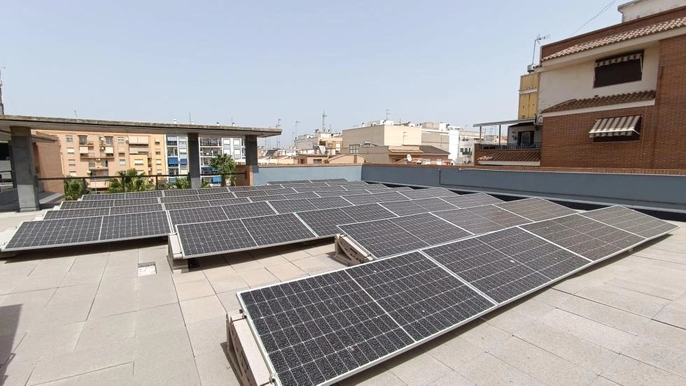 Imagen del artículo Justicia instala 61 paneles fotovoltaicos para autoconsumo en la sede judicial de Carlet