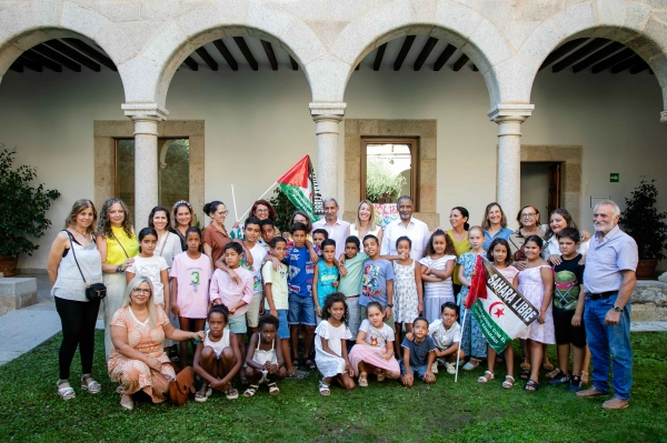 Imagen del artículo María Guardiola despide a un grupo de niños saharauis del programa 'Vacaciones en Paz' de Extremadura