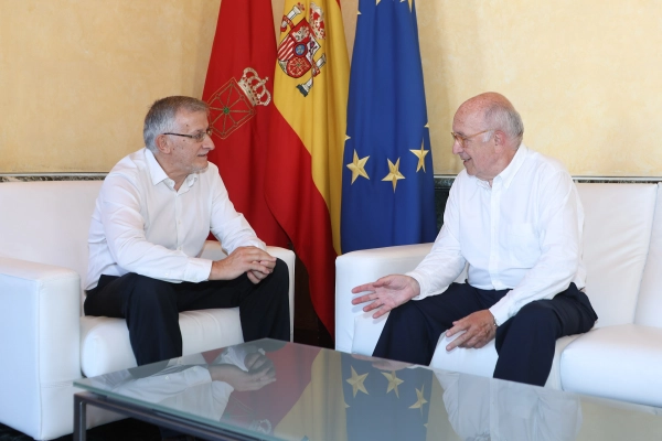 Imagen del artículo El vicepresidente Taberna se reúne con Joaquín Almunia, exvicepresidente de la Comisión Europea