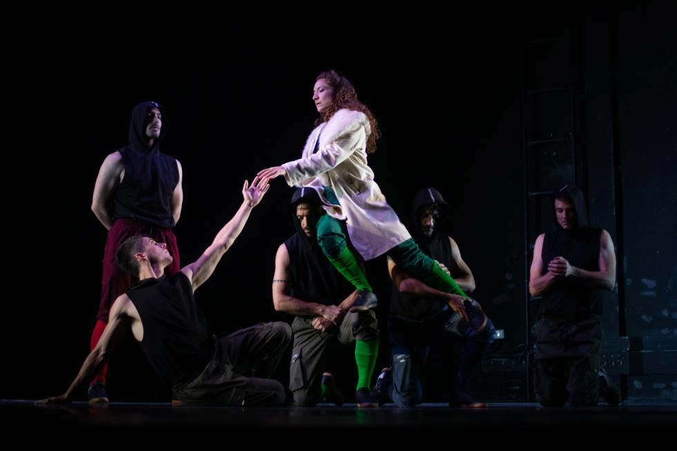 Imagen del artículo Eva Zapico trenza sátira, drama, movimiento y proyecciones para ahondar en el 'Coriolà' de Shakespeare