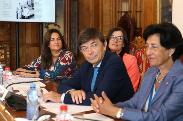 Imagen del artículo Gómez del Río destaca la capacidad de César Nombela para afrontar los retos en su etapa como rector de la UIMP