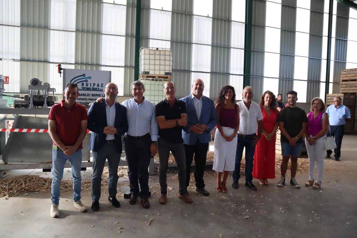 Imagen del artículo Castilla-La Mancha se reivindica como referente nacional en el sector del ajo gracias a una maquinaria innovadora desarrollada en la región