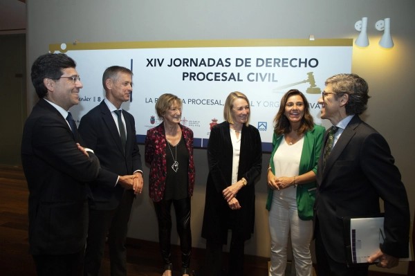 Imagen del artículo Fernández Viaña destaca la buena coordinación existente entre los operadores jurídicos de Cantabria y pide acelerar las reformas pendientes