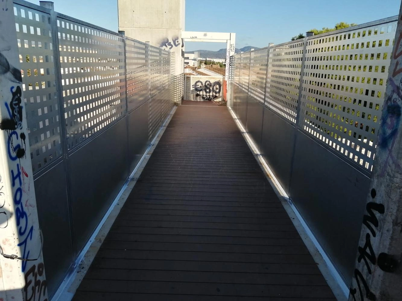 Imagen del artículo SFM reabre la pasarela para peatones de la estación de Son Cladera Es Vivero, afectada por el temporal el pasado 27 de agosto
