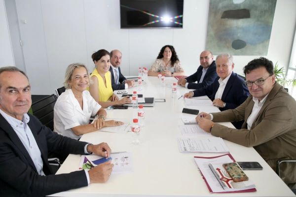 Imagen del artículo Industria y el Ayuntamiento de Santander impulsan la creación de un grupo de trabajo que desarrolle el proyecto de ampliación del PCTCAN