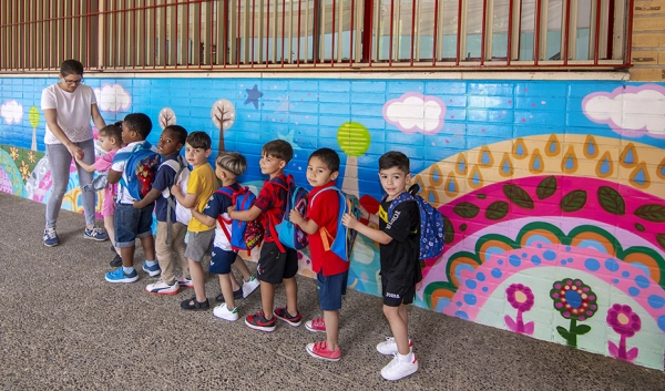 Imagen del artículo Más de 732.700 estudiantes de Infantil, Primaria y Educación Especial comienzan las clases en Andalucía