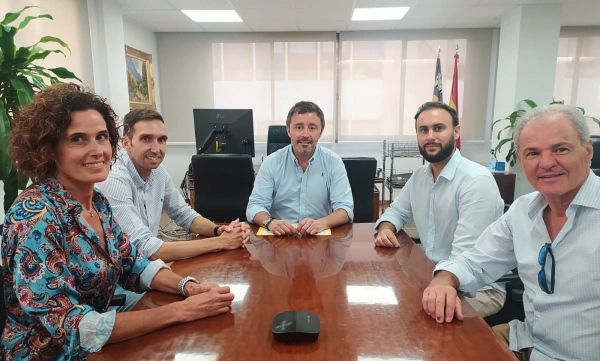 Imagen del artículo   El director general del Servicio de Salud se reúne con el alcalde de Mancor de la Vall para valorar la situación de la unidad básica