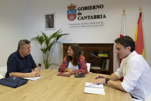 Imagen del artículo Gómez del Río traslada a la Plataforma del Voluntariado de Cantabria la voluntad de colaboración del Ejecutivo en el desarrollo de proyectos sociales