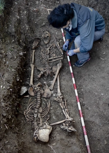 Imagen del artículo El Instituto Navarro de la Memoria exhuma en Ripa los restos de dos personas