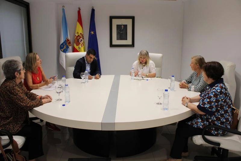 Imagen del artículo El delegado territorial de la Xunta en Ourense se reúne con miembros de la directiva de la Asociación Mirada Mulleres +60