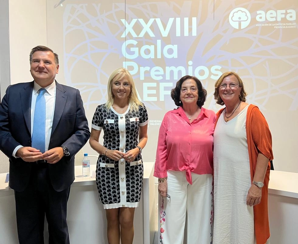 Imagen del artículo La delegada del Consell en Alicante participa en la presentación de los Premios de la Empresa Familiar de Alicante