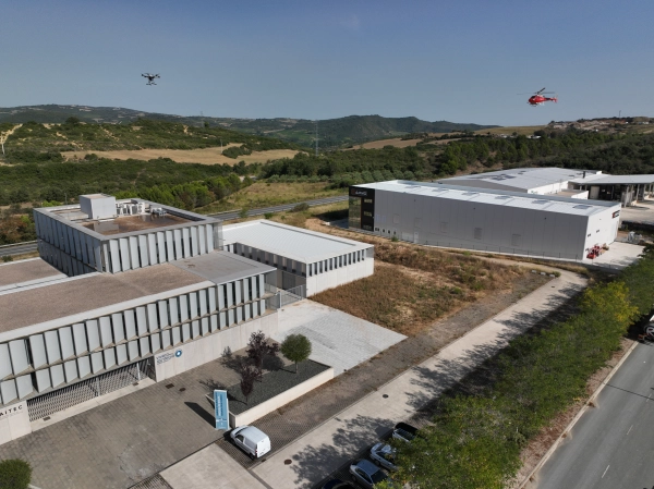 Imagen del artículo Navarra realiza una prueba de vuelo pionera en labores de rescate con la intervención de un dron y un helicóptero