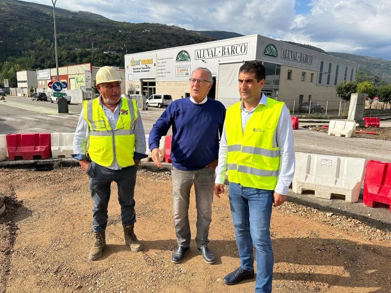 Imagen del artículo El delegado territorial de la Xunta en Ourense supervisa las obras de mejora de infraestructuras del polígono industrial de O Barco de Valdeorras, que cuenta con una ayuda de 120.000 €