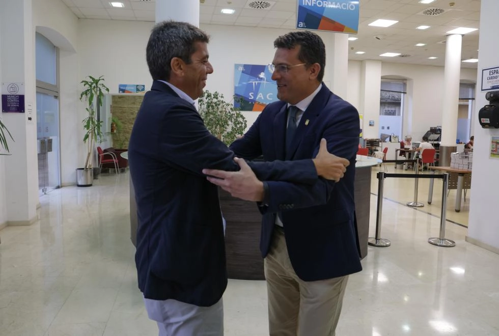Imagen del artículo Carlos Mazón ha visitado el Ayuntamiento de Alfafar