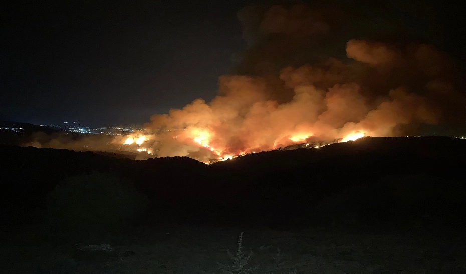 Imagen del artículo La Junta activa el nivel 1 del Plan Infoca por un incendio forestal en Algeciras