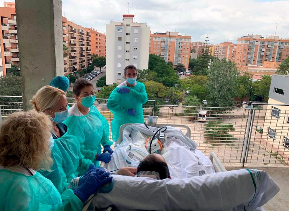 Imagen del artículo La UCI del Hospital General de Valencia pone en marcha la iniciativa Paseos que curan