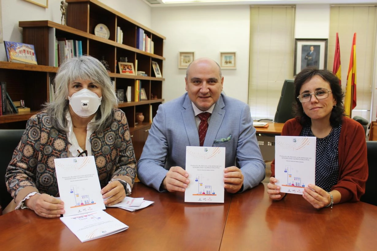 Imagen del artículo La asociación SFC-SQM agradece al Gobierno de Castilla-La Mancha la elaboración del protocolo de atención a personas con sensibilidad química múltiple